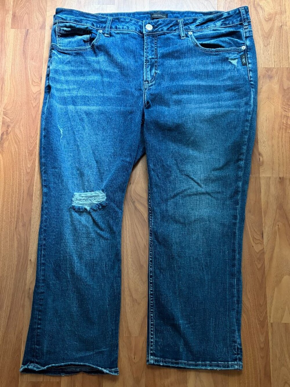 Silver Jeans Elyse plus size curvy capri high rise stretch distressed, size 22